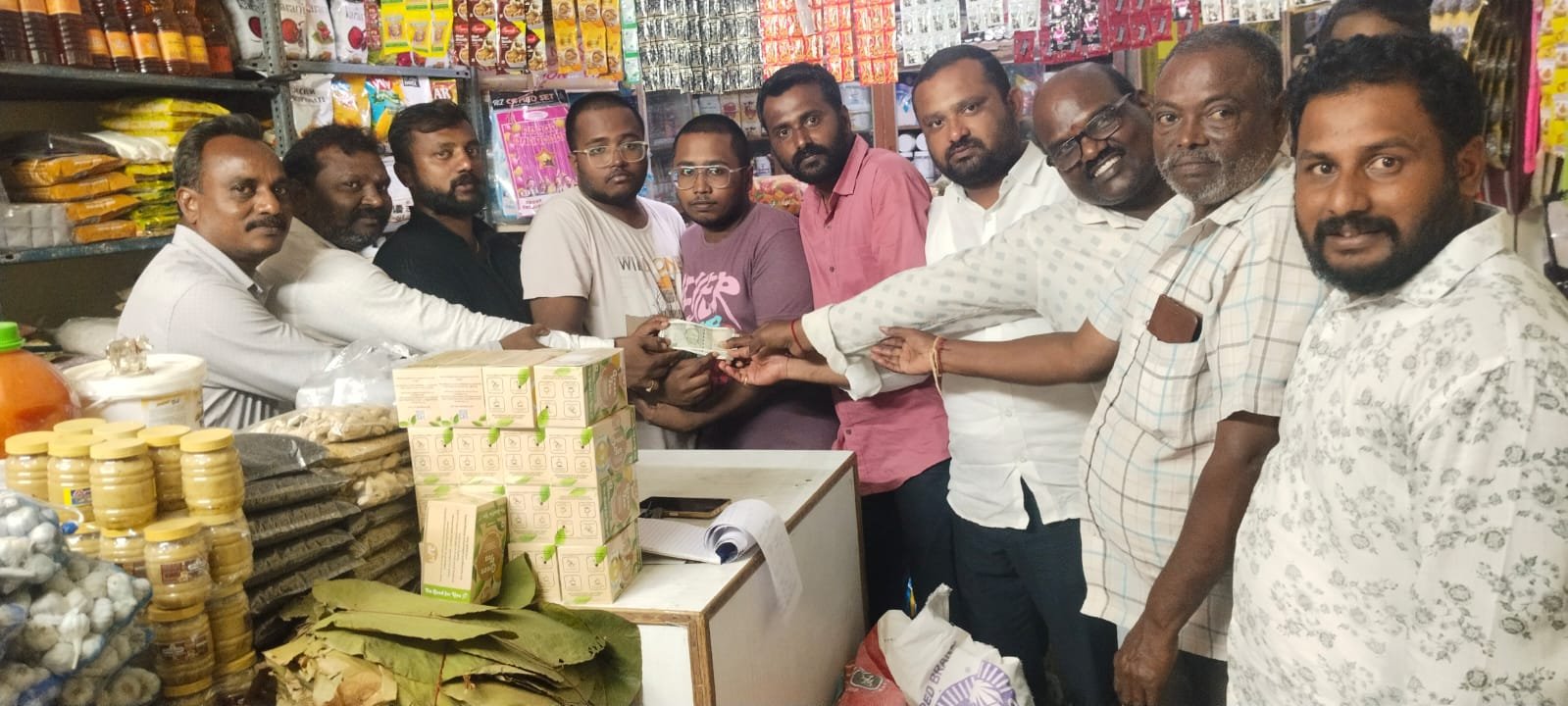 జమ్మికుంట: మృతుని కుటుంబానికి కాకర్స్ యూనియన్&hellip;