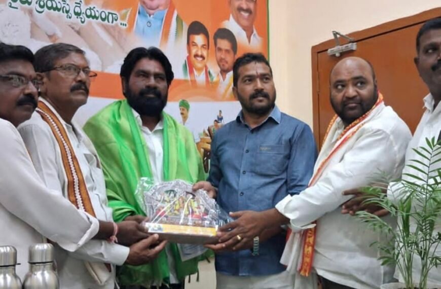 మార్కెట్ కమిటీ చైర్‌పర్సన్‌కు ఇల్లందకుంట శ్రీ&hellip;