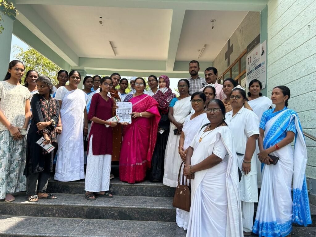 బాలికలకు రక్షాకవచం: జమ్మికుంటలో హెచ్పీవీ వ్యాక్సినేషన్ ప్రారంభం 2 img 20260308 wa00348952083689426783844