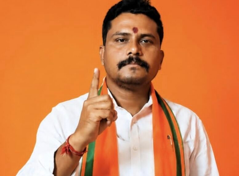 కాంగ్రెస్‌ది పిరికిపందల రాజకీయాలు: రాజేష్ ఠాకూర్